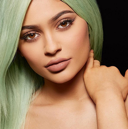 Beauty News, ลิปสติก Kylie Jenner, สีลิปสติกของ Kylie Jenner, ลิปสติกออกใหม่ล่าสุด, สีนู้ดสวยแซ่บ, เทรนด์ลิปสีน้ำตาล, เทรนด์ลิปสีนู้ด, ราคา, เท่าไร, Kylie Jenner ลิปสติก, แบรนด์ลิปสติกของ Kylie Jenner, สีลิปสวยๆแบบ Kylie Jenner, ทาปากแบบ Kylie Jenner