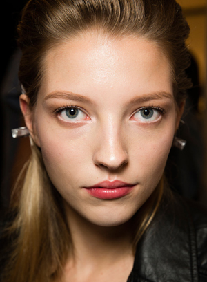 Make up, Runway, Milan fashion week, Ready-to-wear, SS 2015, แต่งหน้า, รันเวย์, เทรนด์, สปริง, ซัมเมอร์, 2015, Trend, นางแบบ, backstage, เครื่องสำอาง, ใหม่, ฮิต, Vesace