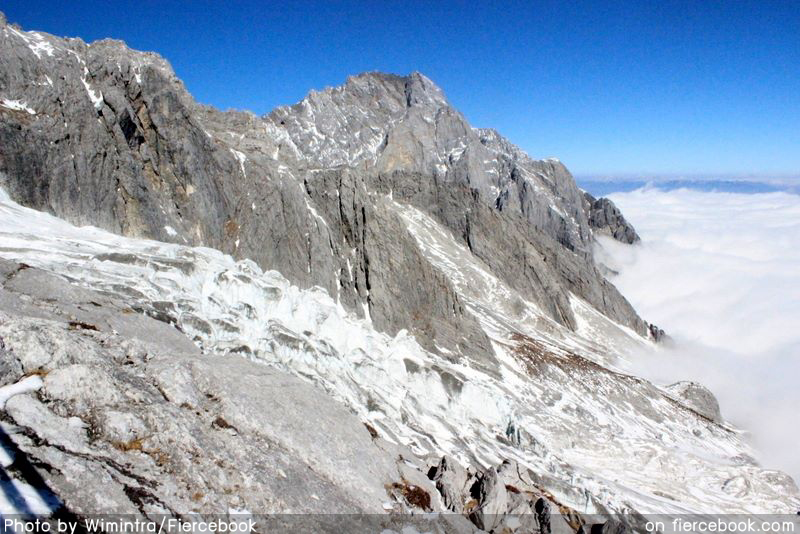 วิวจาก Jade Dragon Snow Mountain ยอดเขาหิมะมังกรหยก รีวิว เที่ยวลี่เจียง เที่ยวเอง ไปเอง ไม่ง้อทัวร์ ไปอย่างไร พักที่ไหน มีอะไรเที่ยวบ้าง 