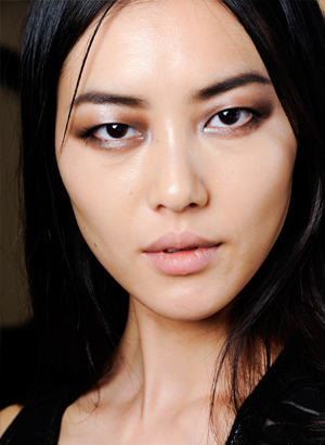 Make up, Runway, Milan fashion week, Ready-to-wear, SS 2015, แต่งหน้า, รันเวย์, เทรนด์, สปริง, ซัมเมอร์, 2015, Trend, นางแบบ, backstage, เครื่องสำอาง, ใหม่, ฮิต, Roberto Cavalli