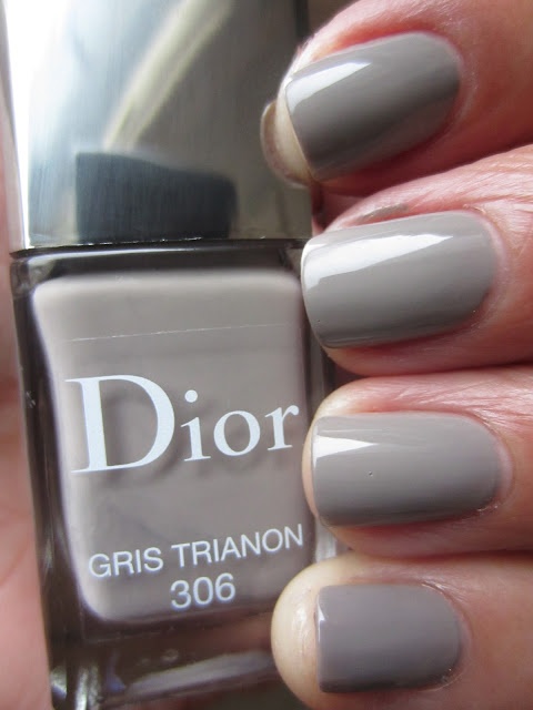 Dior Grey Nail Polish ยาทาเล็บ สีเทา ดิออร์