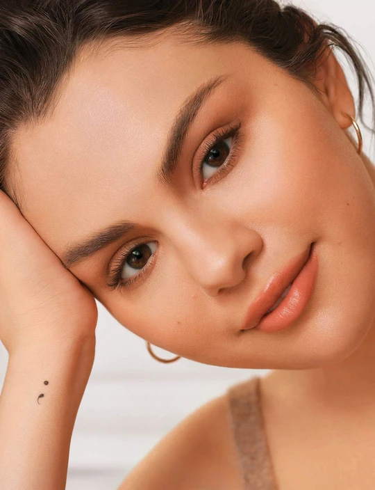 Beauty News, Rare Beauty, Rare Beauty by Selena Gomez, Selena Gomez, เครื่องสำอาง, เมคอัพ, แบรนด์ใหม่, ออกใหม่, มาใหม่, อายไลเนอร์, รองพื้น, คอนซีลเลอร์, ลิควิดบลัช, ลิควิดไฮไลท์, ดินสอเขียนคิ้ว, ลิปบาล์ม, ลิปสติก