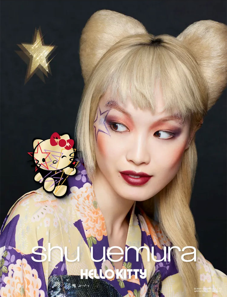 Beauty News, Shu Uemura, Shu Uemura X Hello Kitty Makeup Collection, Holiday collection 2021, Limited Edition, คอลเลคชั่นใหม่, ออกใหม่, Hello Kitty, อายแชโดว์พาเลท, ลิปสติก, ดินสอเขียนคิ้ว, ไฮไลท์เตอร์, ออยล์ล้างหน้า, พาเลทคิตตี้, แปรงรองพื้น, ที่ดัดขนตา, ราคา, เท่าไร