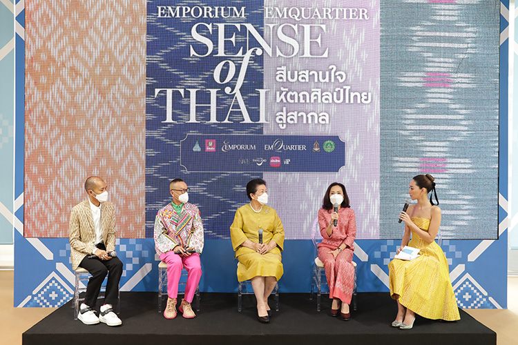 Fashion News, Emporium, EmQuartier, Sense of Thai, สืบสานใจ, หัตถศิลป์ไทย, สู่สากล, ดิ เอ็มโพเรี่ยม, ดิ เอ็มควอเทียร์, อีเวนท์, แฟชั่น, ผ้าไทย, มูลนิธิส่งเสริมศิลปาชีพ