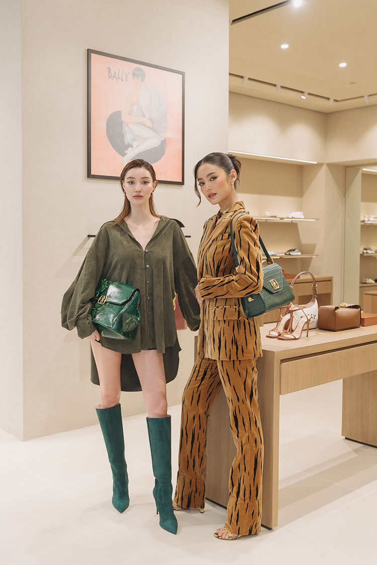 Fashion News, Bally, Spring/Summer 2023, ร้านใหม่, คอนเซ็ปต์ใหม่, เอ็มโพเรียม, ช็อป, ใหม่, กระเป๋า, รองเท้า, เสื้อผ้า, เครื่องประดับ, จิงจิง วริศรา, โยเกิร์ต ณัฐฐชาช์, เฟิร์ส ฉลองรัฐ, ช็อป Bally, กรุงเทพฯ