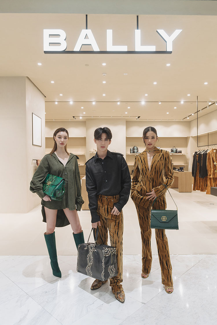 Fashion News, Bally, Spring/Summer 2023, ร้านใหม่, คอนเซ็ปต์ใหม่, เอ็มโพเรียม, ช็อป, ใหม่, กระเป๋า, รองเท้า, เสื้อผ้า, เครื่องประดับ, จิงจิง วริศรา, โยเกิร์ต ณัฐฐชาช์, เฟิร์ส ฉลองรัฐ, ช็อป Bally, กรุงเทพฯ