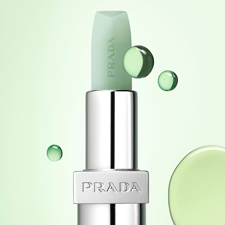 Beauty News, Prada Beauty, คอลเลคชั่น, เมคอัพ, สกินแคร์, แปรงแต่งหน้า, ลิปสติก, อายแชโดว์, รองพื้น, ฟองน้ำ, เซรั่ม, ครีม, คลีนเซอร์, ล้างเมคอัพ, ล้างหน้า, Prada Reveal, Prada Dimensions, Prada Monochrome Soft Matte, Prada Monochrome Hyper Matte, Prada Balm, Prada Augmented Skin The Cream, Prada Augmented Skin The Serum, Prada Augmented Skin The Cleanser, Prada Brush, Prada Blender, ราคา, เท่าไร