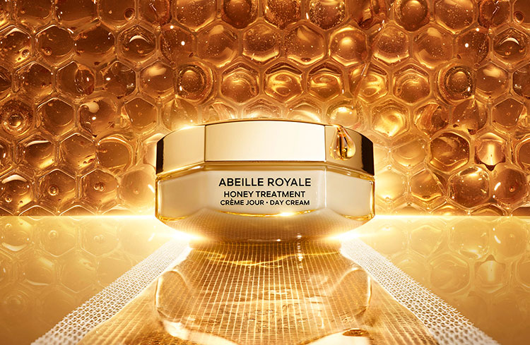 Beauty News, Guerlain, Abeille Royale Honey Treatment Cream, Abeille Royale Honey Treatment Day, Abeille Royale Honey Treatment Night, ราคา, เท่าไร, ครีม, เดย์ครีม, ไนท์ครีม, ฟื้นฟูผิว, บำรุงผิว, อ่อนเยาว์, Black Bee, ผึ้งดำ, เกาะอูแวซองต์, เกอร์แลง