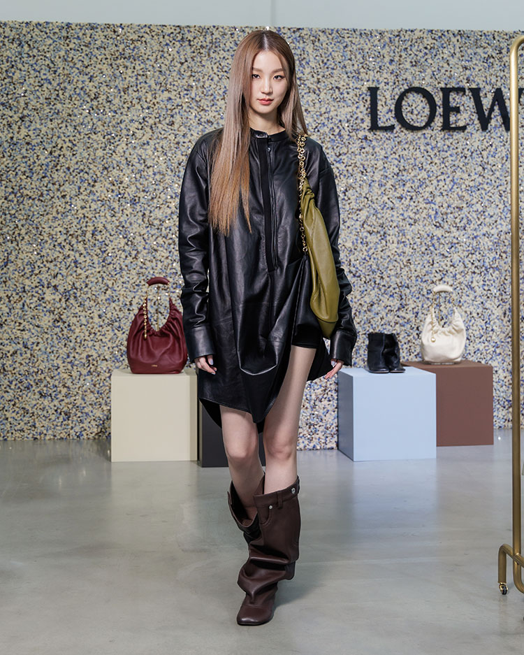 Fashion News, LOEWE, โลเอเว่, คอลเลคชั่นใหม่, FALL/WINTER 2023, ฤดูใบไม้ร่วง-ฤดูหนาว 2023, ต้าเหนิง กัญญาวีร์, เจเจ กฤษณภูมิ, เต้ย จรินทร์พร, พีช พชร, แพท ชญานิษฐ์, ภูวิน ภูวินทร์