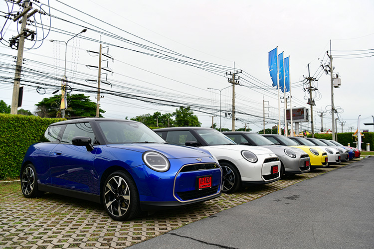 Lifestyle News,  มินิ ประเทศไทย, มินิคูเปอร์ เอสอี, ใหม่, มินิมอล, The new MINI Cooper SE, รถยนตร์, 3 ประตู, รถมินิ, รถไฟฟ้า, พลังงานไฟฟ้า, มินิพลังงานไฟฟ้า, ราคา, เท่าไร