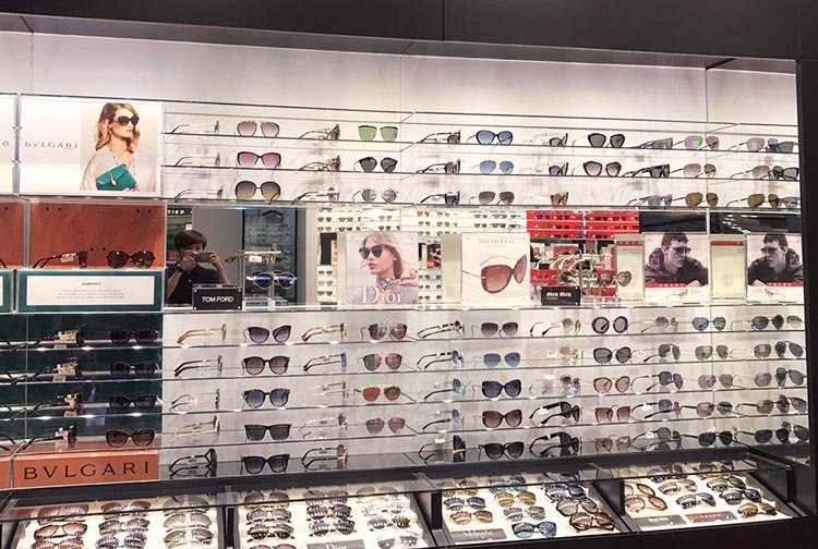 Must-have, แว่นกันแดด, เลือกแว่น, แว่นกันแดดฮิต, แว่นกันแดดสวย, แว่นกันแดด must-have, ร้านแว่นกันแดด, ร้านแว่นกันแดดดีๆ, ร้านแว่นดี, ร้านแว่นกันแดดจากต่างประเทศ, ร้าน sunglass hut, sunglass hut thailand, sunglass hut สาขา, บริการ sunglass hut, sunglass hut ร้านแว่นกันแดด, รุ่นแว่นกันแดดยอดนิยม, Rayban RB3025 62 003/40, Dolce & Gabbana dg 2155 56 12945r sunglass, Fendi FF 0041/s, Miu Miu MU 04QS 04QS Sunglasses, Dior Reflected 52, Prada PR62SS Cinema Sunglasses, ราคา, เท่าไร